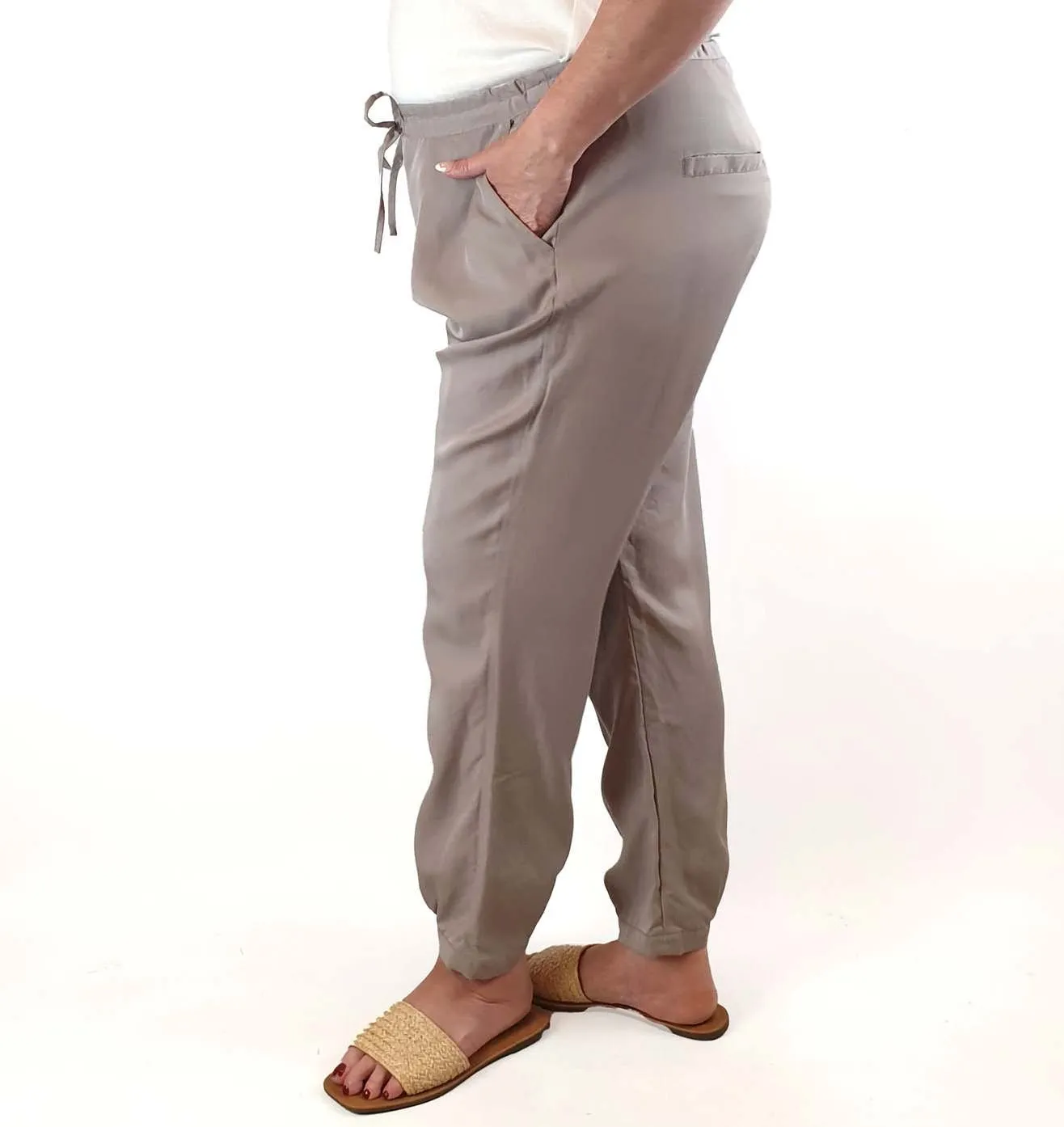Elk faun/light brown tencel drawstring pants size XL (best fits size 16)