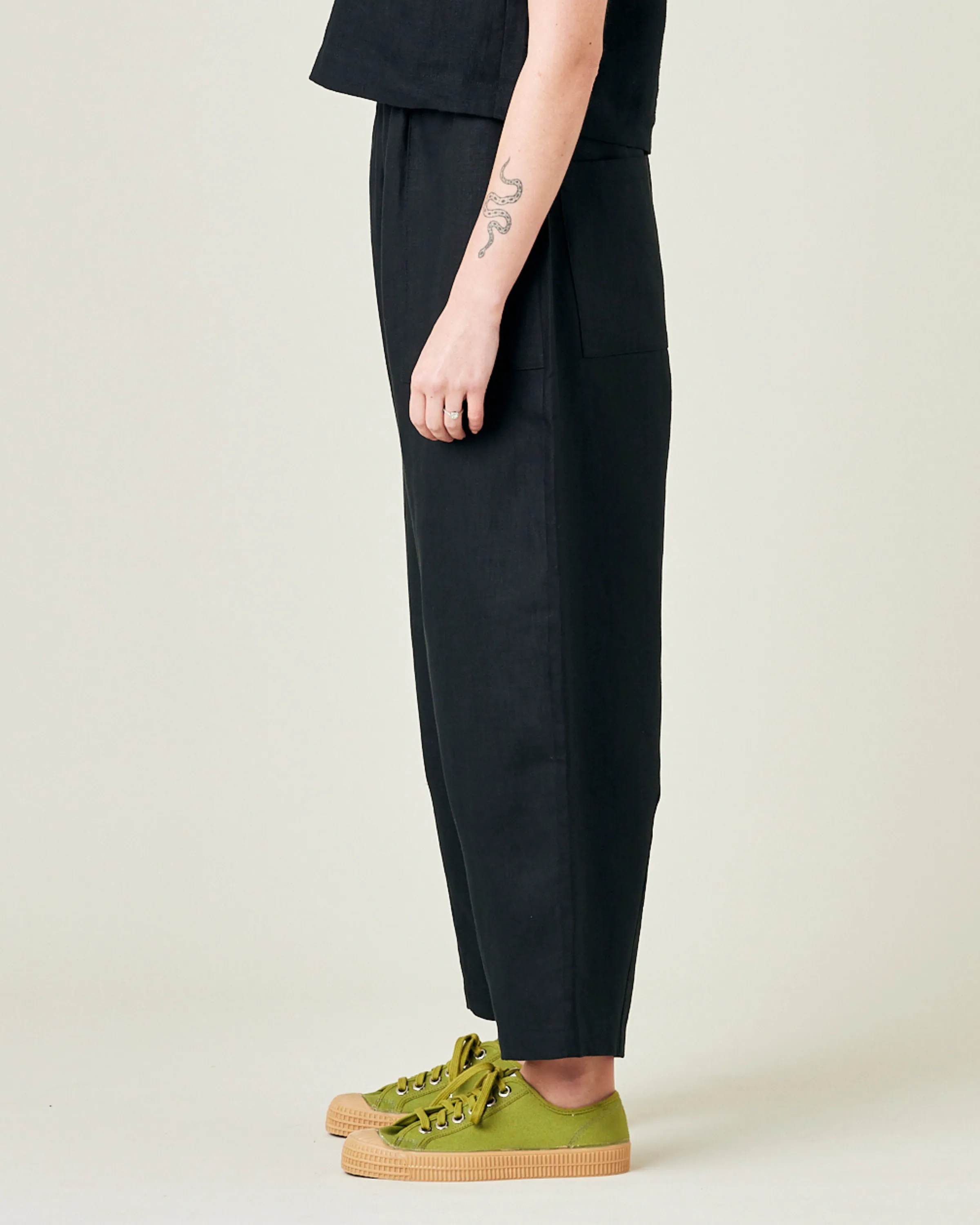 Huxley Black Linen Trousers
