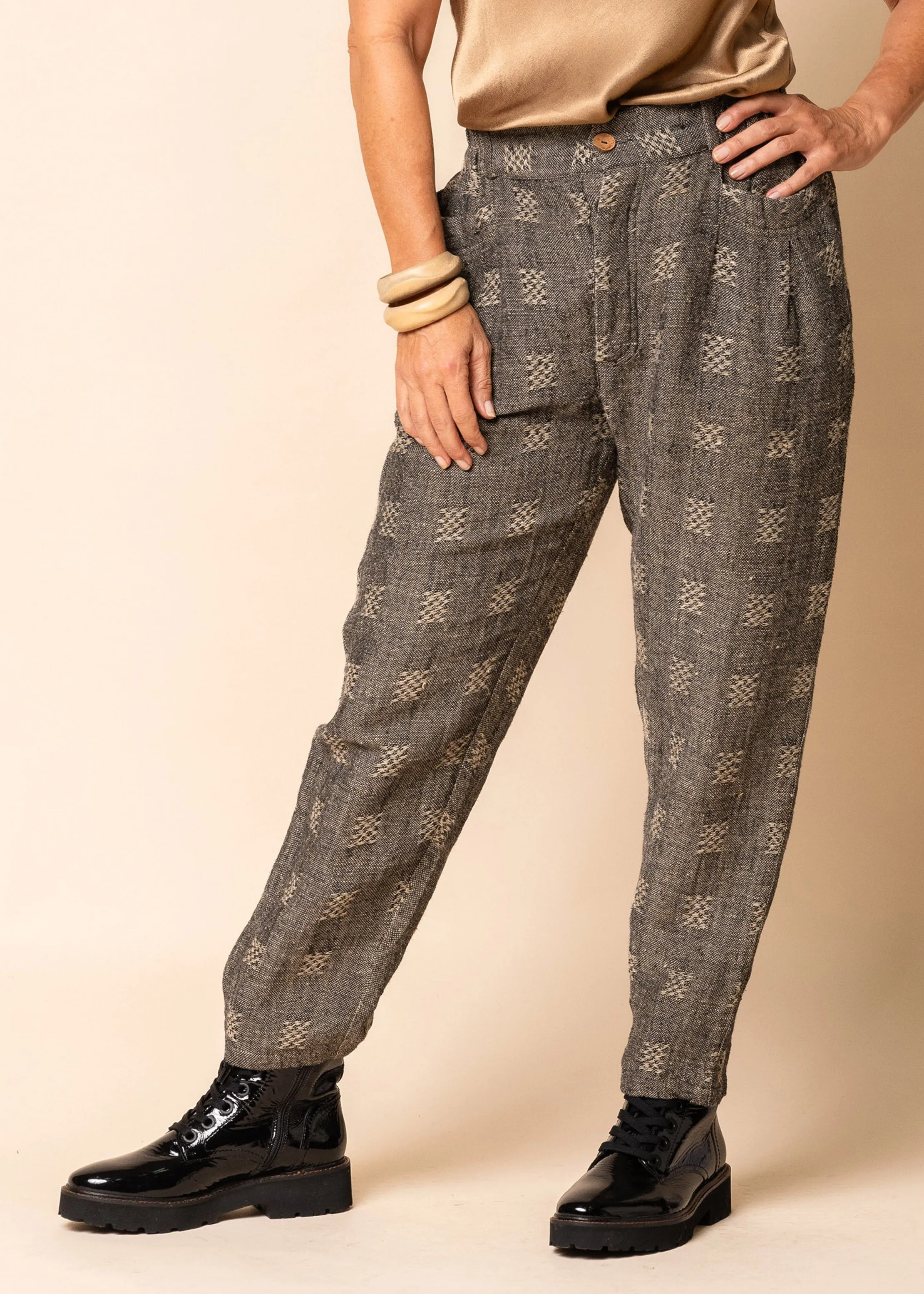 Kruze Linen Blend Pant in Onyx