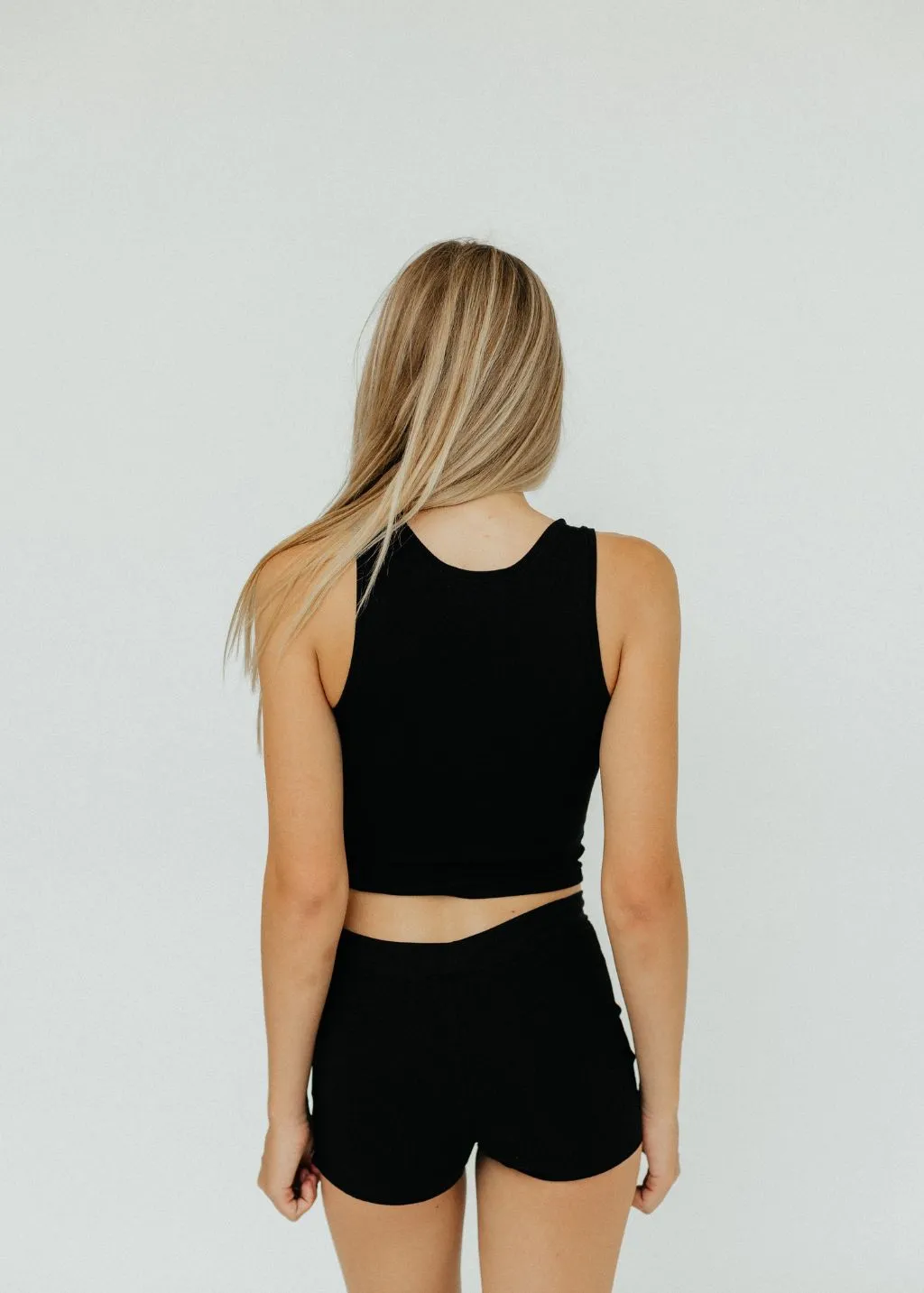 Éterne Square Neck Tank in Black