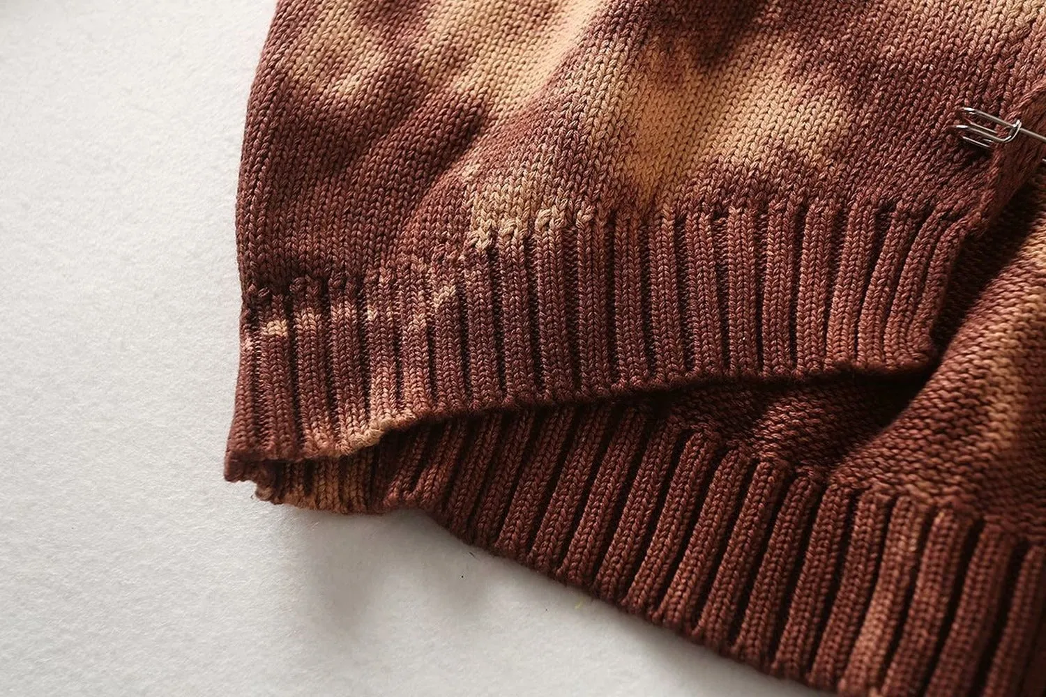 Tie-dye Brooch Button Knitting Sweater Cardigan