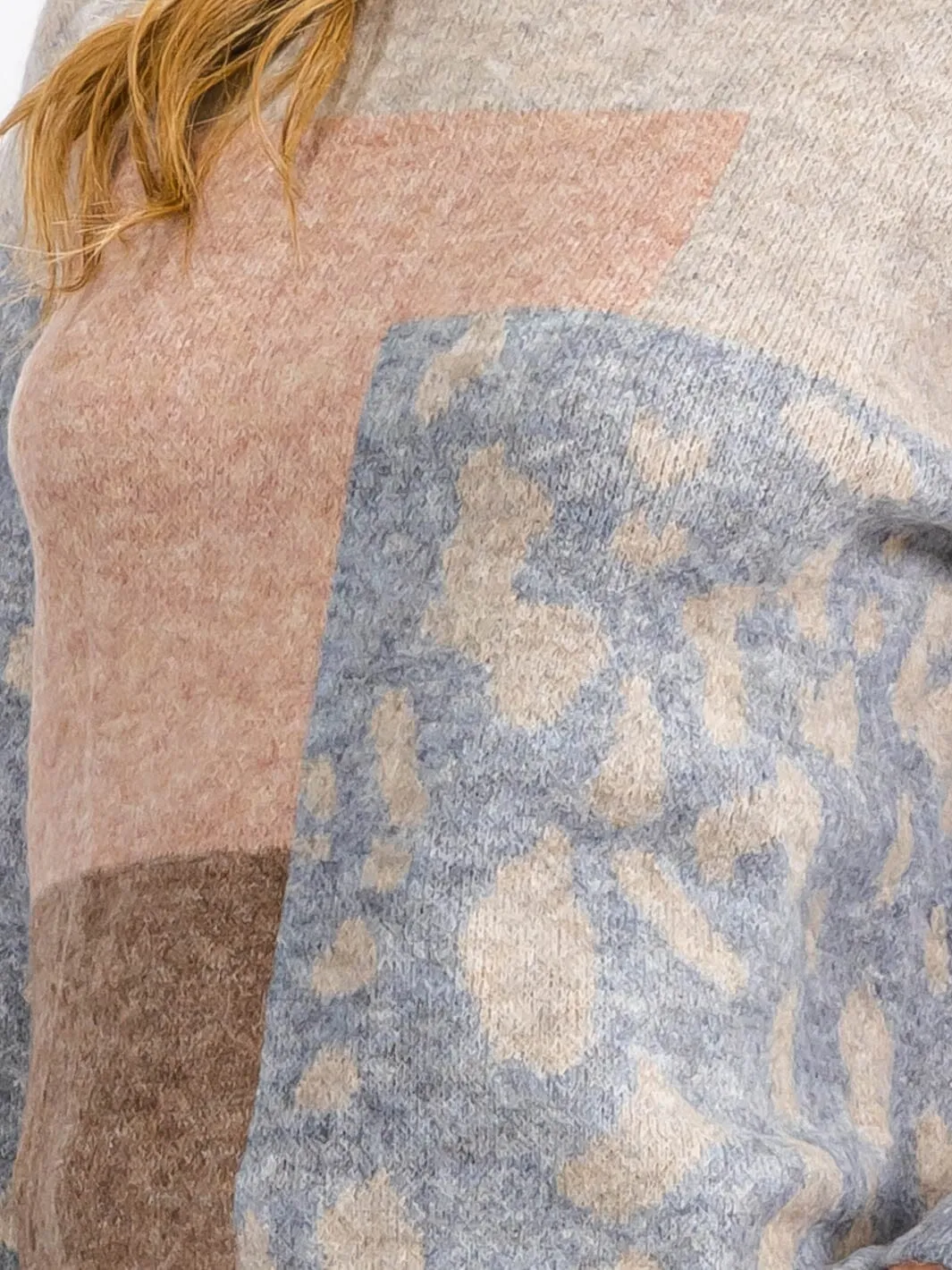 WOMEN'S LONG SLEEVE COLORBLOCK ANIMAL PRINT PULLOVER SWEATER